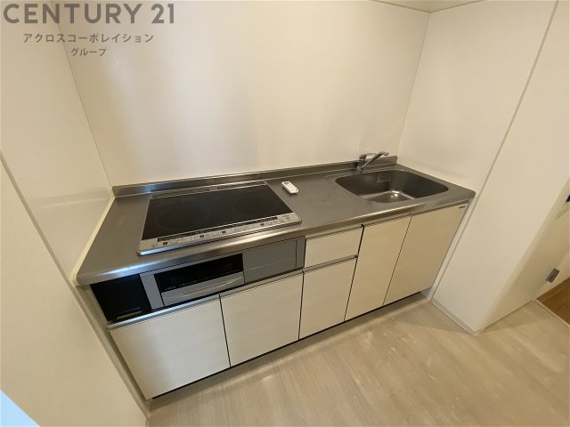 キッチン　３口IHコンロのシステムキッチンです♪