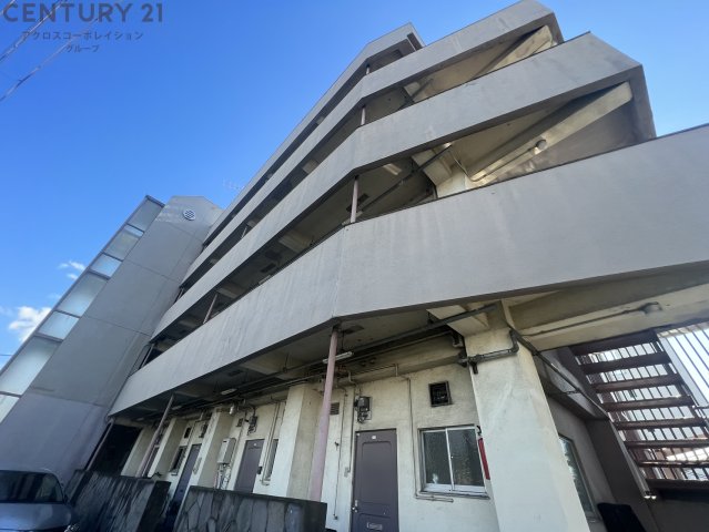 建物外観　居住者専用のごみ置き場があります。