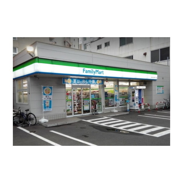 コンビニ　ファミリーマート（コンビニ）まで80m