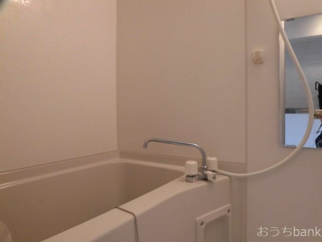 バス・シャワールーム　きれいな浴室で落ち着きます。