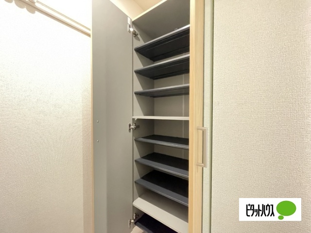 玄関　同シリーズの画像になります。