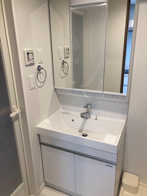 洗面設備　写真は同タイプのお部屋のものです。