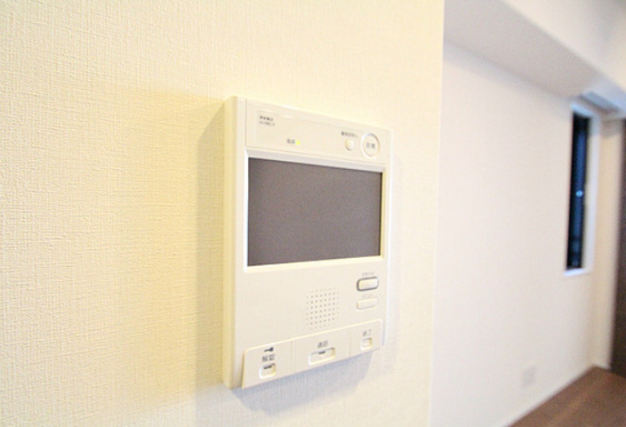 セキュリティ　【ペットと暮らせる好立地人気物件！】南東向き明るいお部屋♪