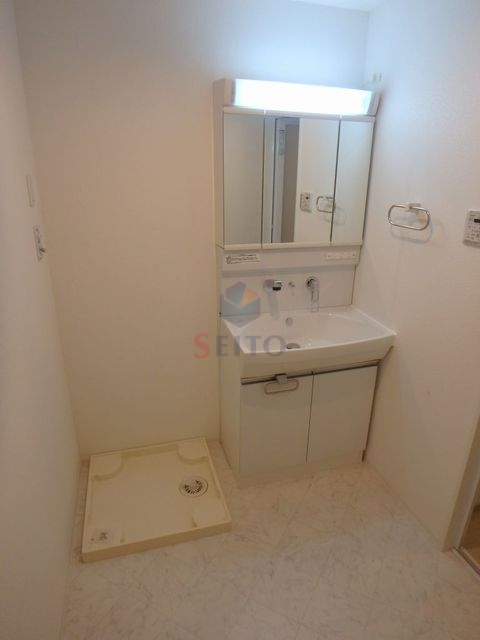 洗面設備　◆写真は同タイプの１０５のものです