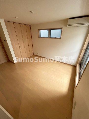 その他部屋・スペース　落ち着いて過ごせるお部屋なので、寝室にいかがでしょうか