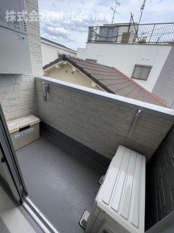 バルコニー　開放的で明るい空間を演出してくれるバルコニーです