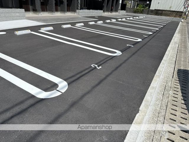 駐車場　駐車場