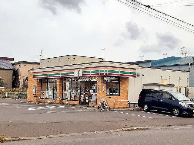 コンビニ　セブンイレブン　滝川本町店（コンビニ）まで190m