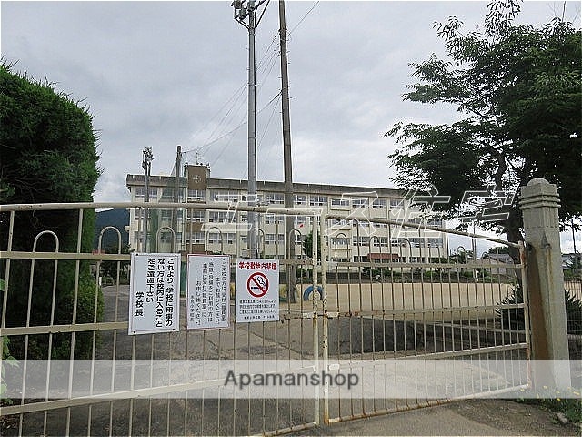 小学校　氷見小学校（小学校）まで540m