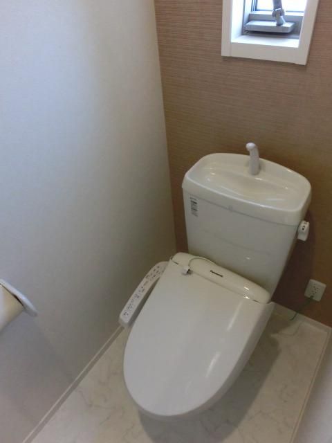 トイレ　快適ウォシュレット完備