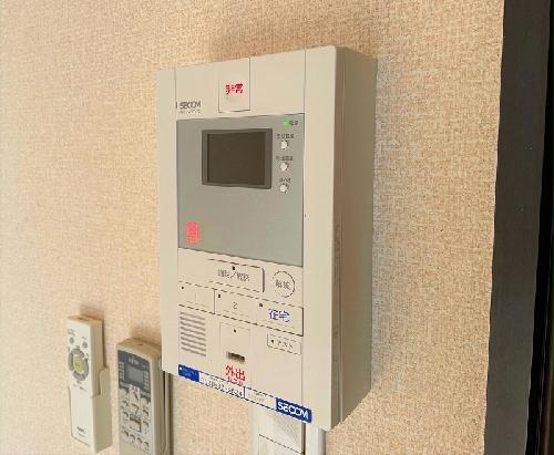 セキュリティ　モニター付きインターホン