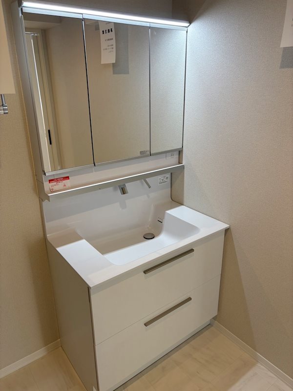 洗面設備　洗面化粧台です。