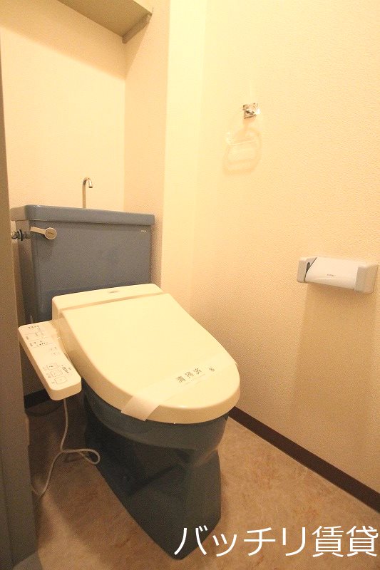 トイレ　類似写真使用のため、現状を優先致します。