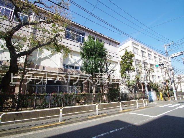 小学校　品川区立鈴ケ森小学校（小学校）まで499m
