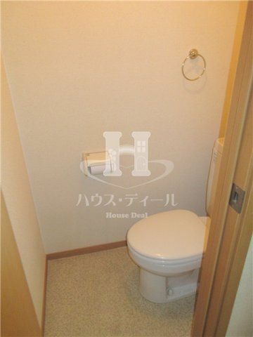 トイレ　別号室参考写真です
