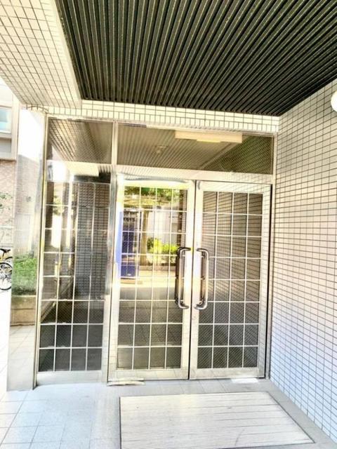 エントランス　【外観写真】現況を優先致します。