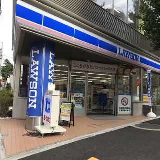 コンビニ　ローソン広尾高校前店（コンビニ）まで301m
