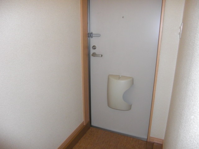 玄関　広い洋室