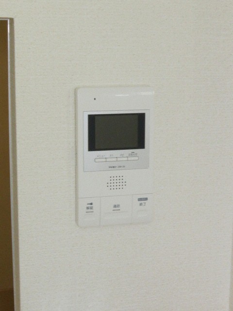 セキュリティ　来客者の顔が確認できるTVモニターフォンが設置されています☆