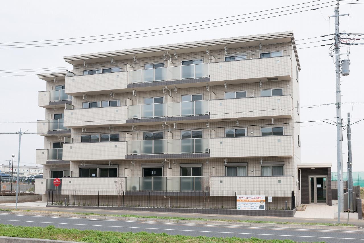 建物外観　床が高く造られているので安心