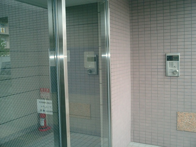 ロビー　オートロック