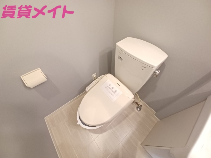 トイレ　同物件別室反転タイプ画像