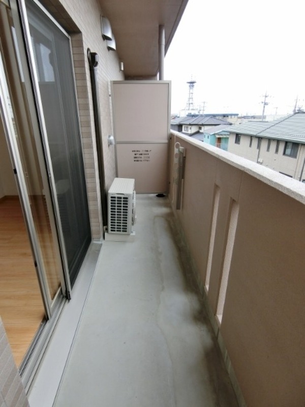 バルコニー　図面と現状に相違がある場合には現状を優先