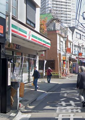 コンビニ　セブンイレブン 東中野銀座通り店（コンビニ）まで59m