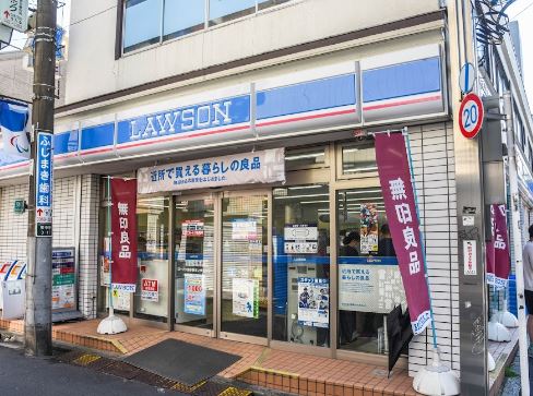 コンビニ　ローソン 東中野ギンザ通り店（コンビニ）まで82m