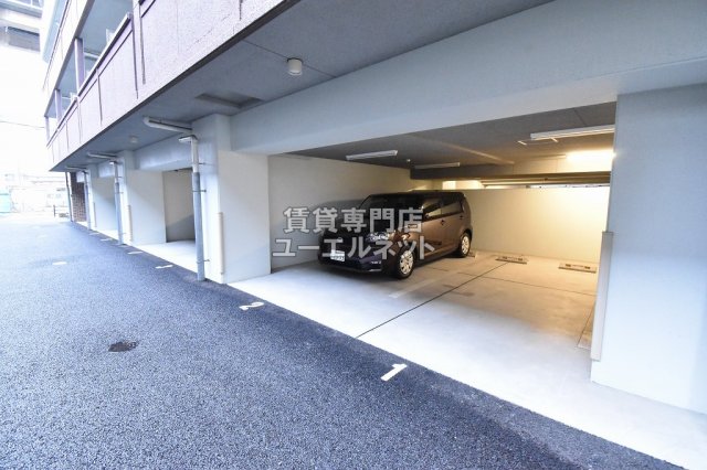 駐車場　敷地内駐車場