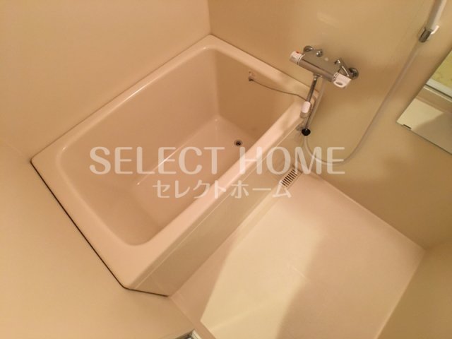 バス・シャワールーム　お風呂です 同型タイプです