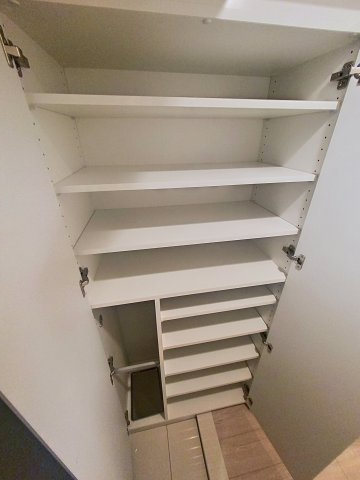 収納　シューズBOX