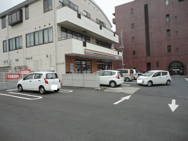 コンビニ　セブンイレブン日立助川町１丁目店（コンビニ）まで377m