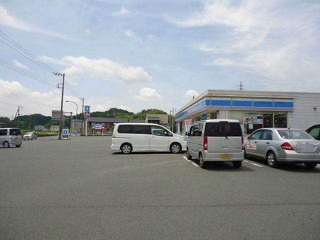 コンビニ　ローソン君津郡店（コンビニ）まで400m