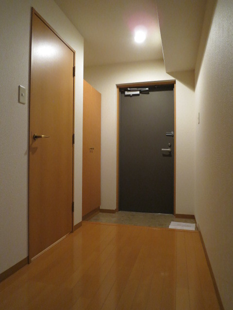玄関　★参考写真★同タイプの室内写真です。