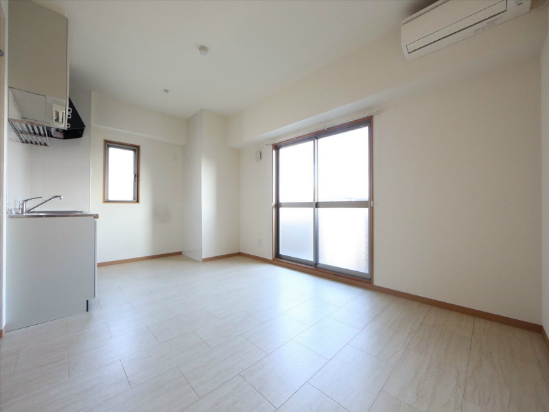 バルコニー　ＬＤＫ10.8帖　南面バルコニー　エアコン完備
