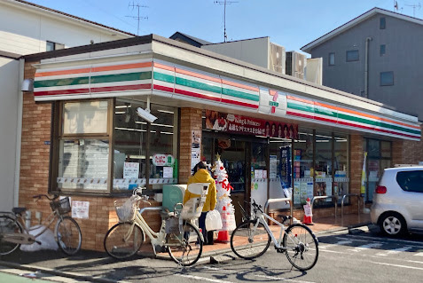 コンビニ　セブンイレブン 大田区西蒲田3丁目店（コンビニ）まで349m