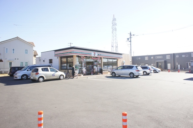 コンビニ　セブンイレブン（コンビニ）まで780m