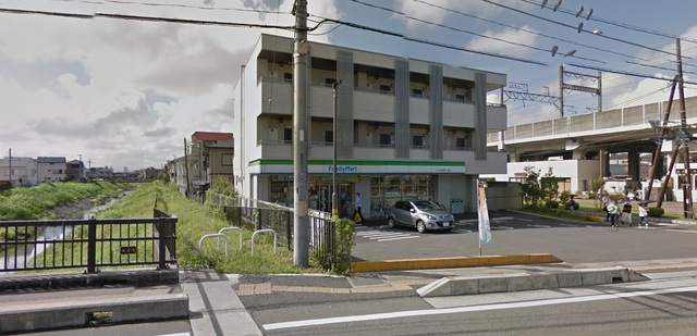 コンビニ　ファミリーマートさいたま本町東二丁目店（コンビニ）まで297m