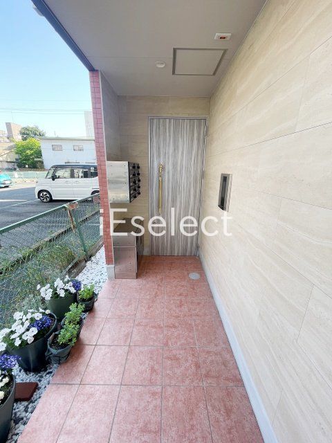 エントランス　建物入り口部分です