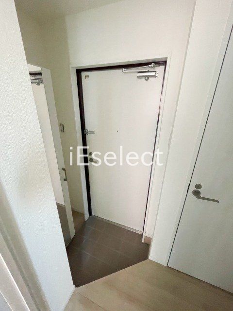 玄関　シューズボックス付きの玄関です?