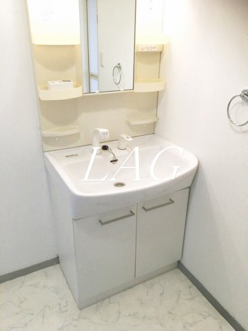 洗面設備　独立洗面台です。