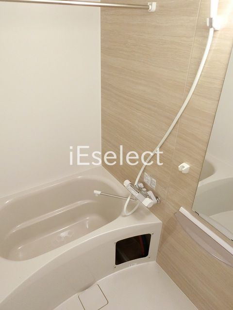 バス・シャワールーム　浴室乾燥機付きのバスルーム