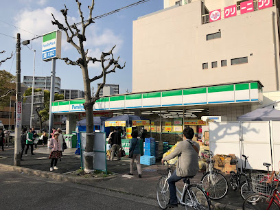コンビニ　ファミリーマート 鶴舞店（コンビニ）まで235m