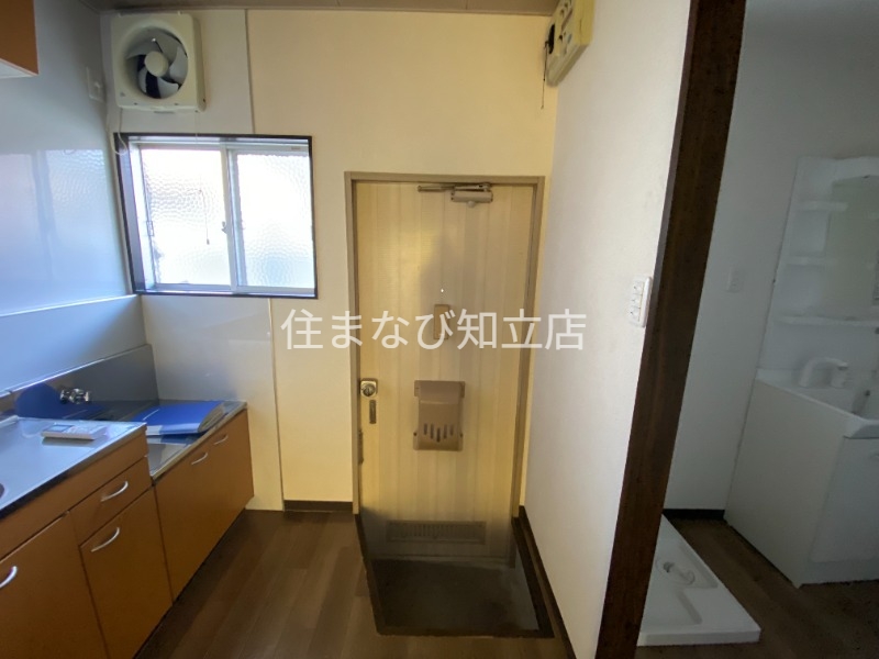 玄関　同型別部屋写真