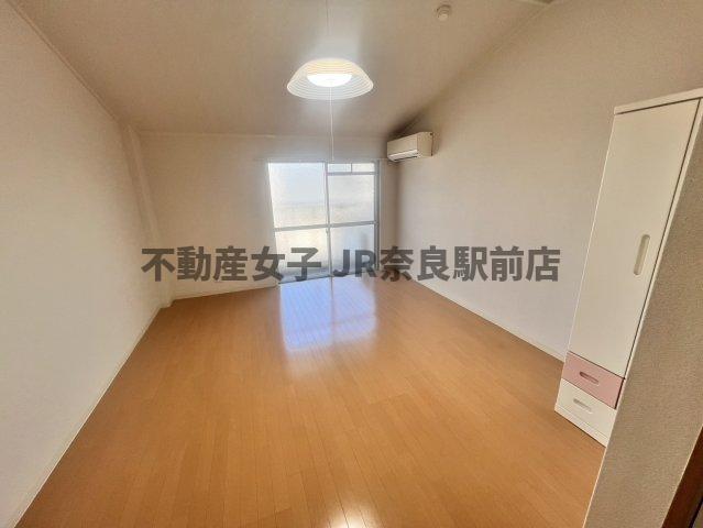 神殿マンション3号棟の居間写真