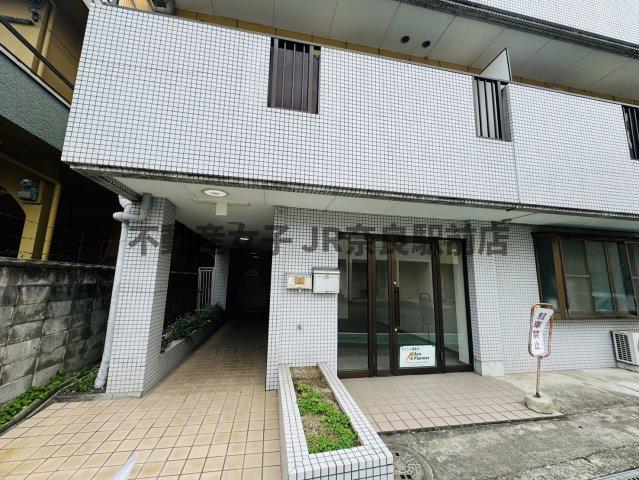 神殿マンション3号棟の外観写真