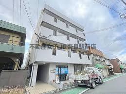 神殿マンション3号棟の外観写真