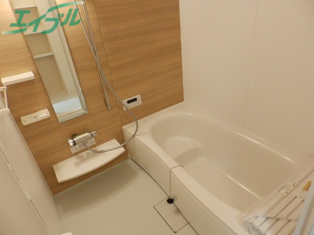 バス・シャワールーム　別部屋反転写真です