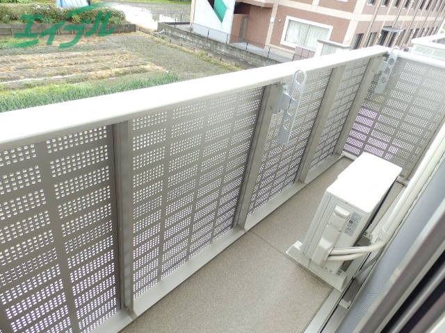 バルコニー　別部屋反転写真です